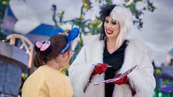 Join the Villainous Masters for a screamin’,schemin’ time